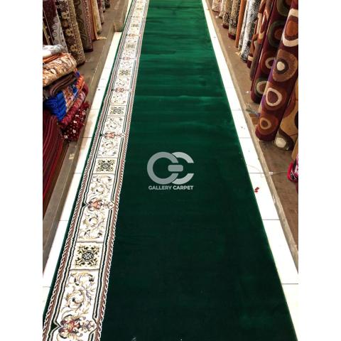 Sajadah masjid merk Masterpiece motif kotak warna hijau kode 8389A posisi vertikal